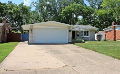 9455 Bassett St, Livonia, MI 48150