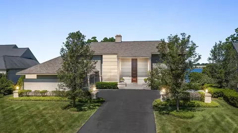 3468 Pine Estates Dr, West Bloomfield, MI 48323