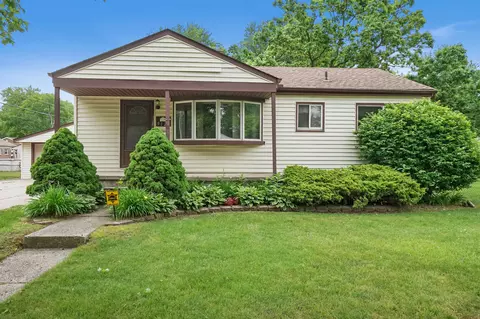 9126 Beatrice St, Livonia, MI 48150