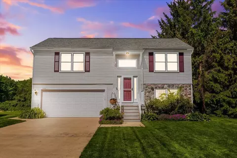 1939 Andover Blvd, Howell, MI 48843