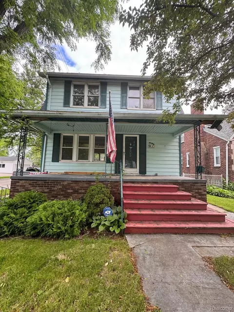 8305 Harding, Center Line, MI 48015