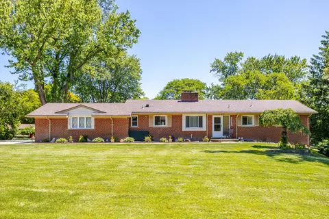 28340 W Kalong Cir, Southfield, MI 48034
