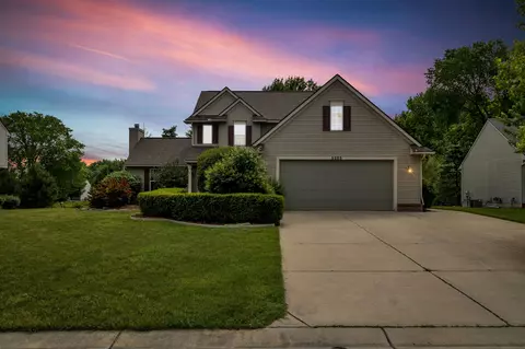 5283 Fran Dr, Grand Blanc, MI 48439