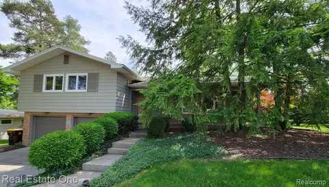 4015 Mar Moor Dr, Delta, MI 48917
