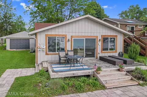 8080 Branch Dr, Brighton, MI 48116
