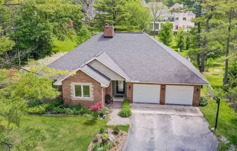 994 Hidden Valley Dr, Orion, MI 48362