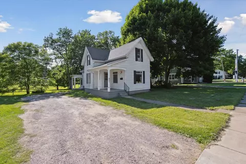 921 N Main St, Lapeer, MI 48446