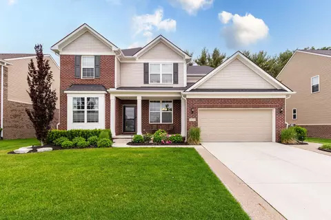 16195 Adelaide Dr, Macomb, MI 48044