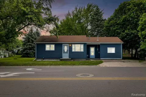 411 E North St, Caledonia, MI 48867