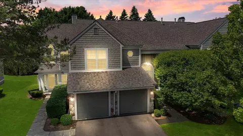 1917 Eagle Pointe, Bloomfield Hills, MI 48304