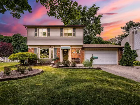 11782 Parkview Dr, Plymouth, MI 48170