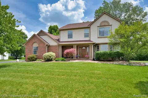 2017 Huntington Dr, Lake Orion, MI 48362