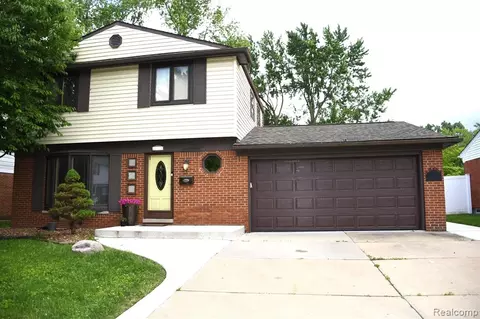 22115 Harmon St, Taylor, MI 48180