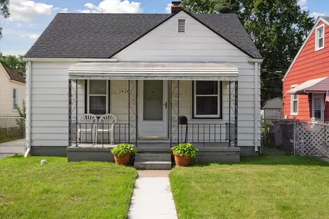 1426 E Bernhard Ave, Hazel Park, MI 48030