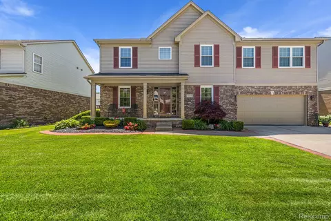 15570 Timbers Edge Dr, Clinton Township, MI 48035