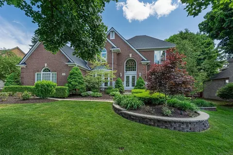 3727 Merriweather Ln, Rochester Hills, MI 48306
