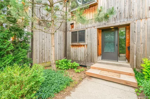 2109 Pauline Ct, Ann Arbor, MI 48103