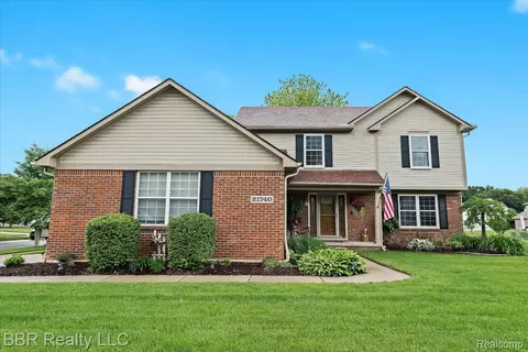 21740 Sylvan Ave, Flat Rock, MI 48134