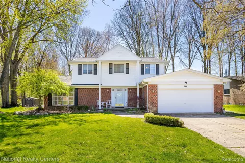 848 Longfellow Dr, Troy, MI 48085