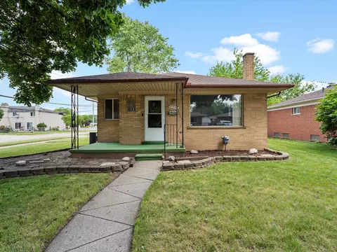 27366 Jean Rd, Warren, MI 48093