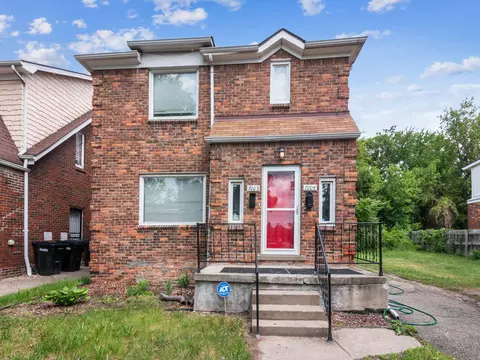 7002 Thatcher St, Detroit, MI 48221