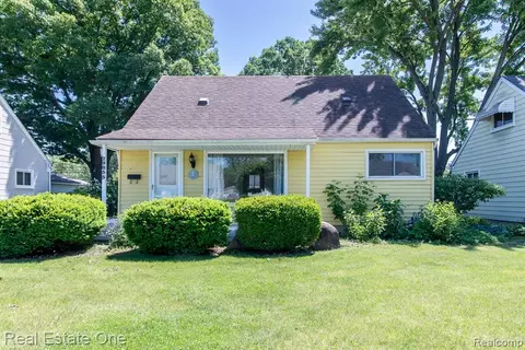 29855 Chester St, Garden City, MI 48135
