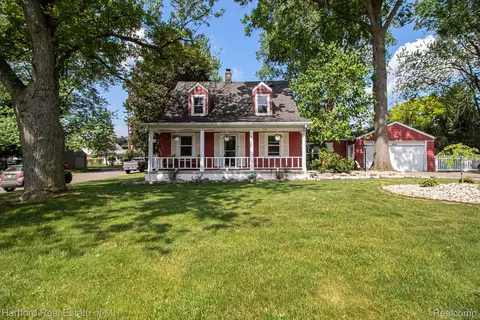 18859 Sunset St, Livonia, MI 48152