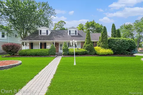 21205 Glenmorra St, Southfield, MI 48076