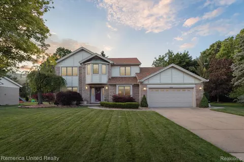 34170 Fairfax Ct, Livonia, MI 48152