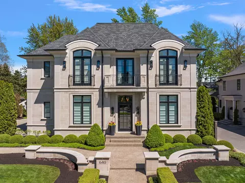 640 Baldwin Crt Ct, Birmingham, MI 48009