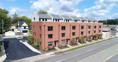 632 W 11 Mile Rd, Royal Oak, MI 48067