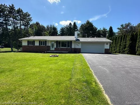 757 N Wilder Rd, Lapeer, MI 48446