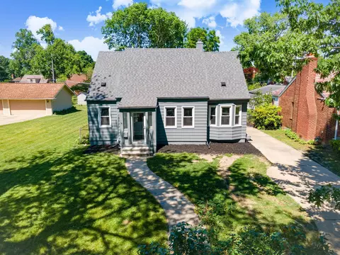 22160 Nowlin St, Dearborn, MI 48124