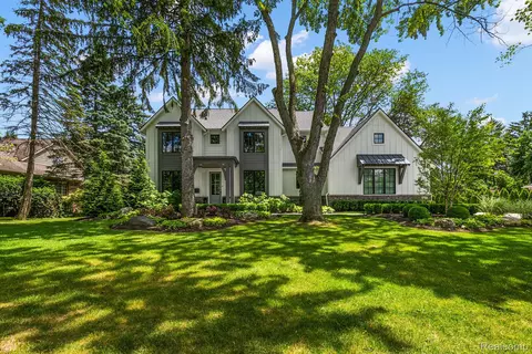 3486 W Bradford Dr, Bloomfield Hills, MI 48301