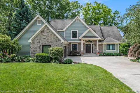 5031 Timber Lake Trl, Clarkston, MI 48346