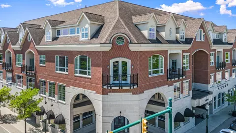 801 W Ann Arbor Trl, Plymouth, MI 48170