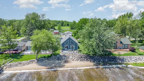 5840 Avalon Dr, Pinconning, MI 48650