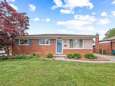 32045 Stricker Dr, Warren, MI 48088