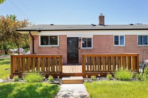 21319 E 12 Mile Rd, Saint Clair Shores, MI 48081