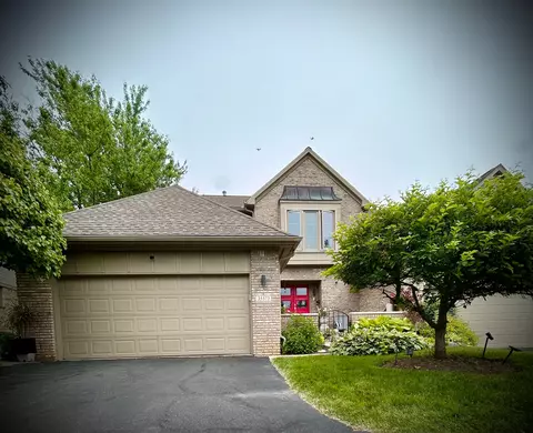 35573 Cross Crk N, Farmington Hills, MI 48331