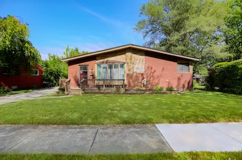 21272 Danbury St, Clinton Township, MI 48035