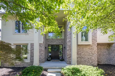 31005 Pine Cone Dr, Farmington Hills, MI 48331