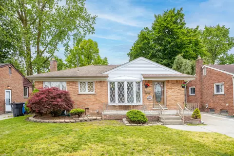 32099 Avondale St, Westland, MI 48186