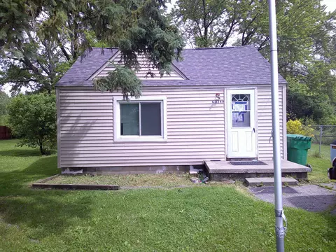 3240 Hogarth Ave, Flint, MI 48532