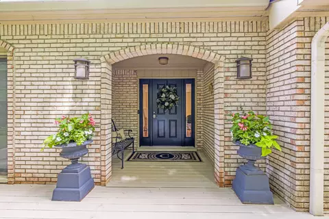 1151 Ivyglen Cir Ee Cir, Bloomfield Township, MI 48304