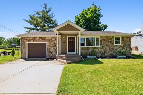 10365 Degrand St, White Lake, MI 48386