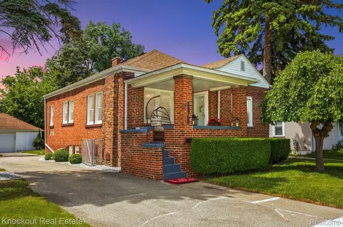 26755 Palmer Blvd, Madison Heights, MI 48071