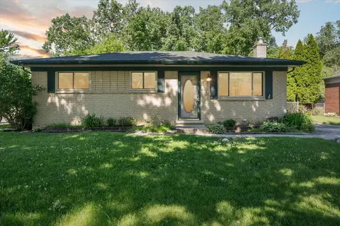 35479 Blairmoor Dr, Clinton Township, MI 48035