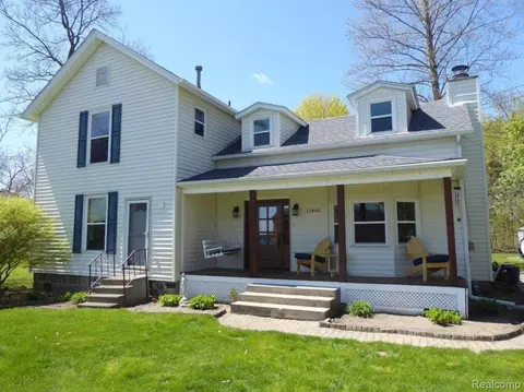 11860 N Main St, Green Oak, MI 48189
