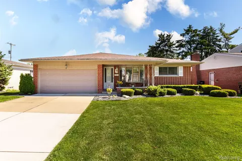 11136 Hanna Dr, Sterling Heights, MI 48312